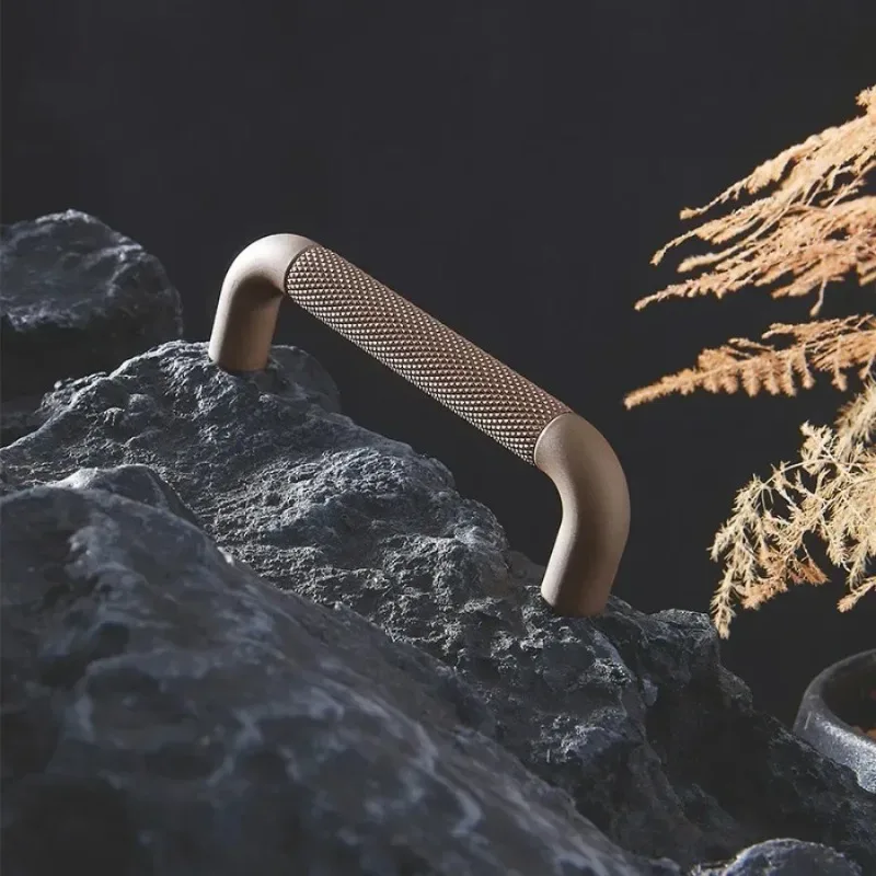 

Gray/ Coffee Brown Knurled Kitchen Cabinet Handles 96-320mm Hole Spacing American Deluxe Space Aluminum Furniture Handles