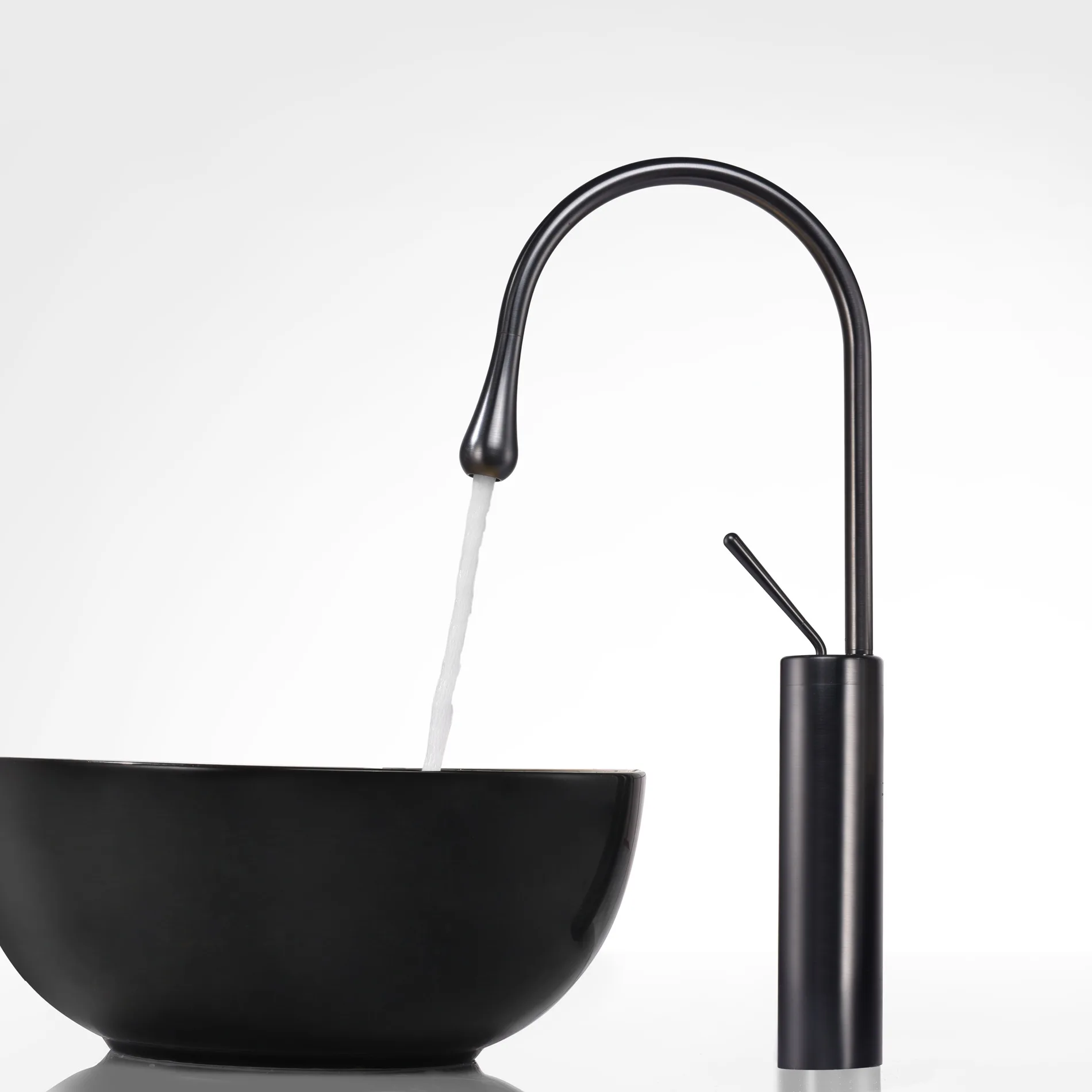 Luxury Golden All Copper Basin Faucet Rotatable Hot And Cold Mixed Tap for Bathroom Sink