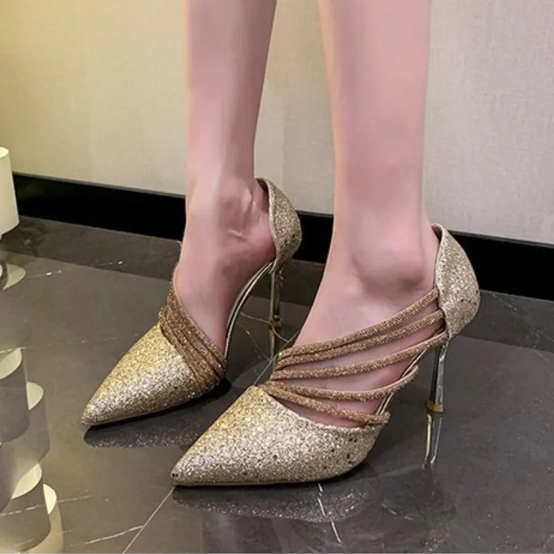 Damskie buty na wysokim obcasie z cienkimi obcasami 2024 New Glitter Water Diamond Hollow Sexy Pointed Single Shoe Gold Large 43 High Heels Woman