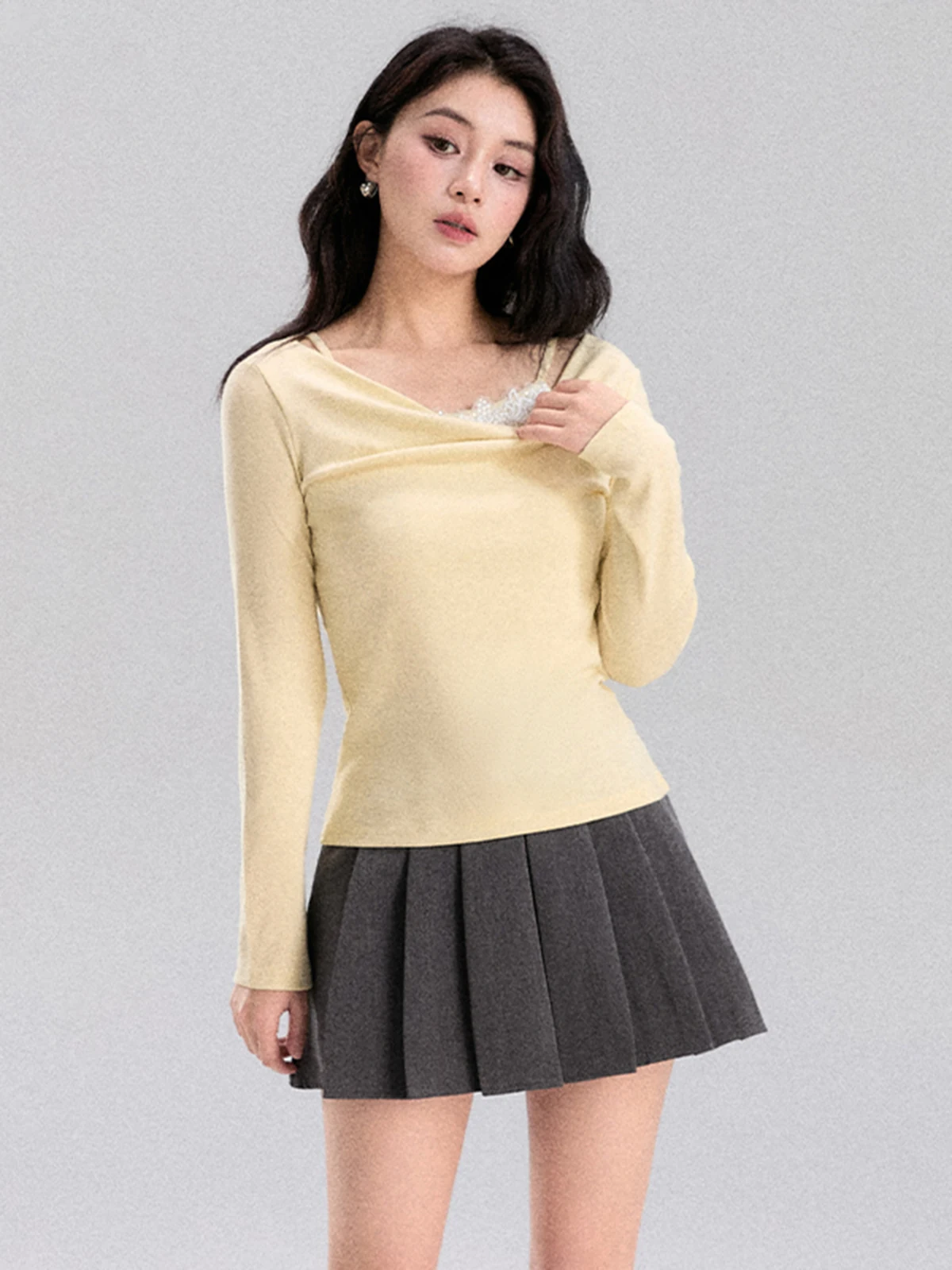 

Женская трикотажная майка Pure Desire с кружевом, дизайн «фальш-двойка», весна 2025, базовый слой