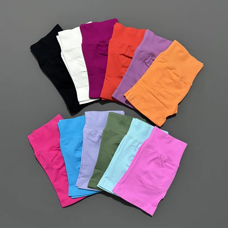 Histello السراويل الرياضية 4.5 "المرأة سلس اليوغا طماق منخفضة الخصر Scrunch بوم الجوارب تشغيل اللياقة البدنية قصيرة تجريب الصالة الرياضية السراويل