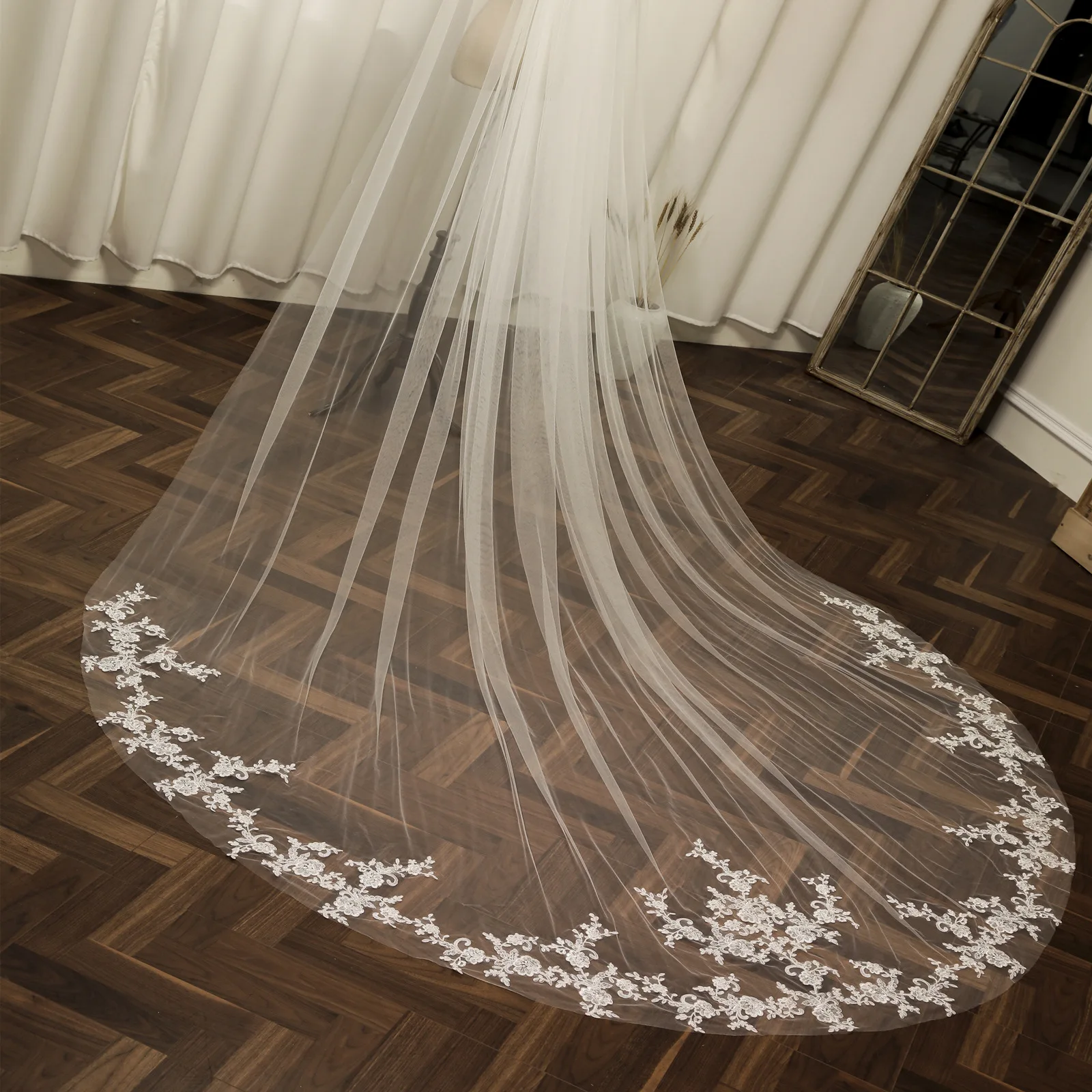 Customized Lace Wedding Veil 3 Meters Long White Ivory Cathedral Bridal Veil with Comb Wedding Accessories Bride Headpieces