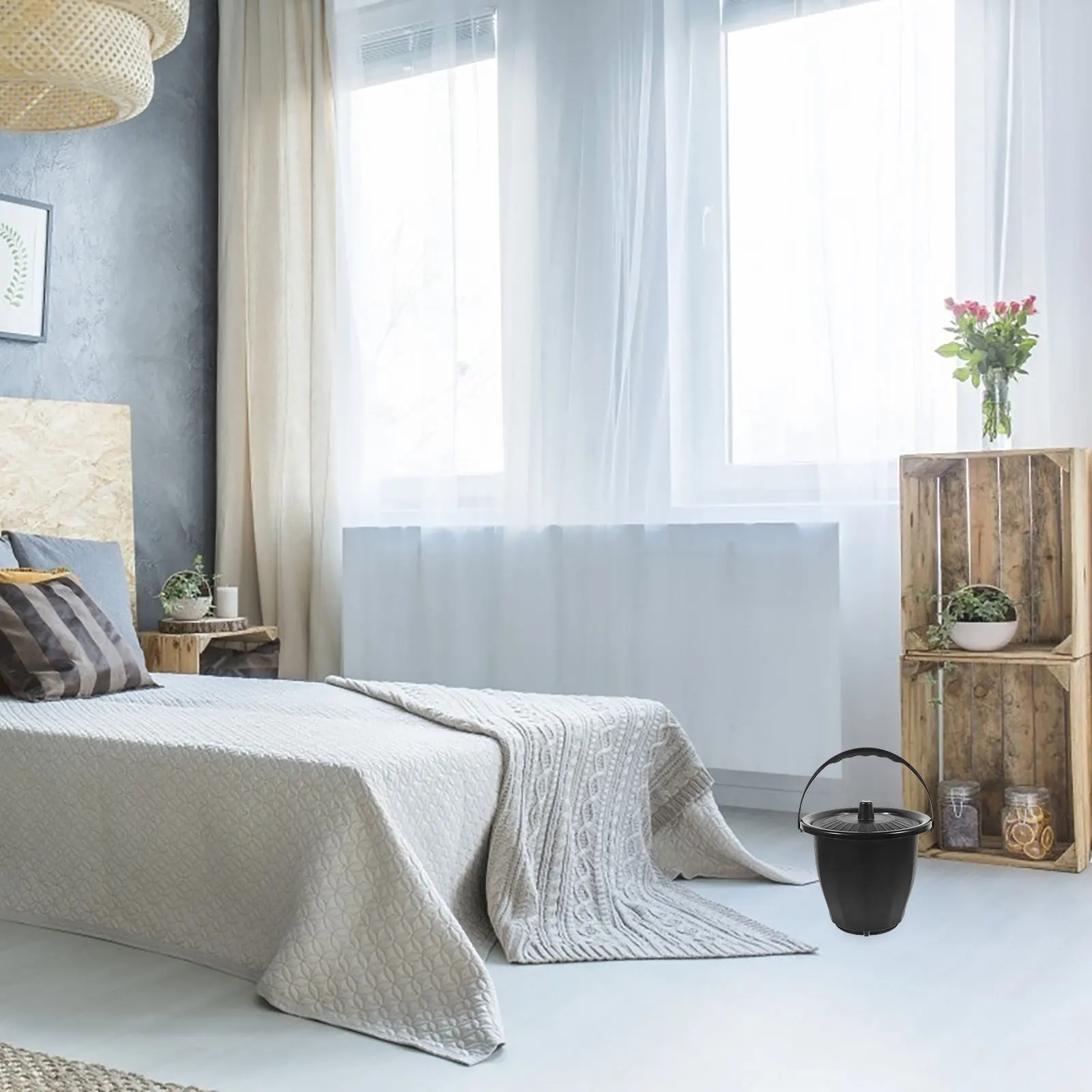 

Portable Toilet Spittoon Chamber Pot for Bedroom Men Women Elderly Adults Black Keep Warm Plastic Urine Bucket