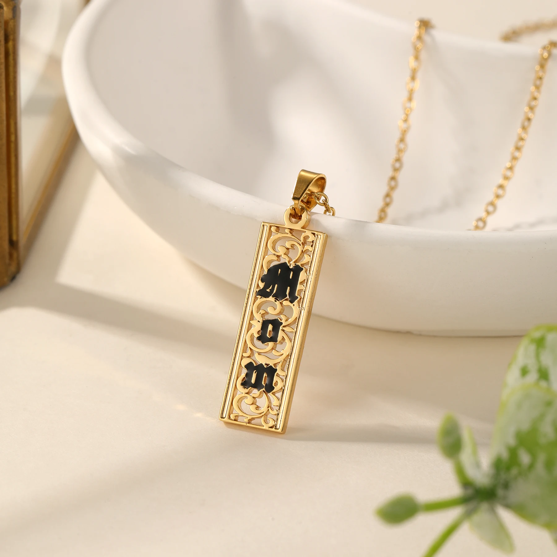 

Mother Christmas Gift Necklace Gold Plated Rectangle Hollow Out Letter Pendant Fine Chain Personalized Jewelry For Mom Women
