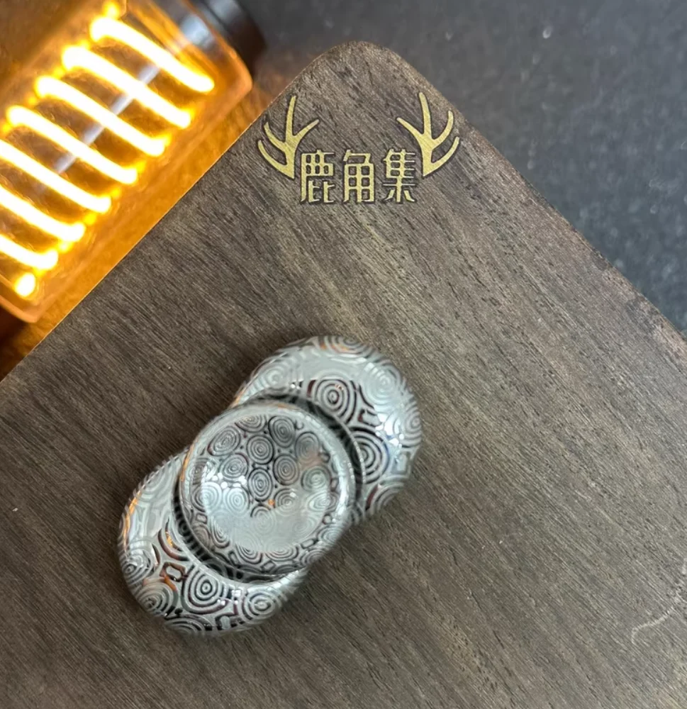 Used EDC KAP cell dama spinner fidget decompression toy