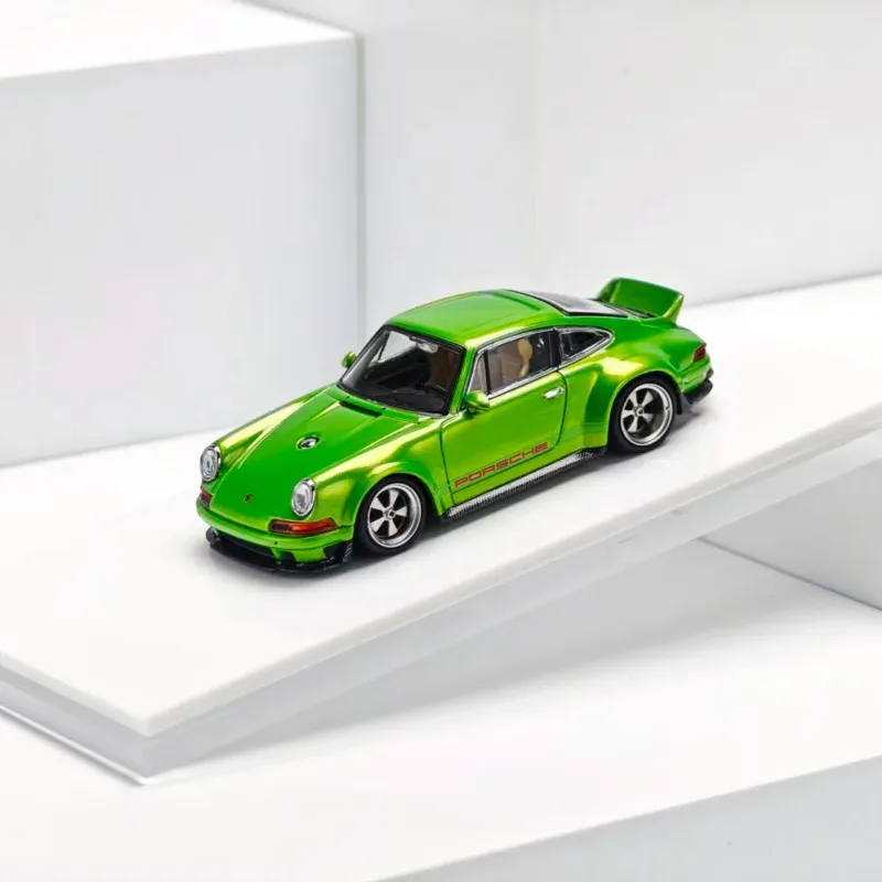 ZM1:64 911 964 Singer DLS Die Casting Alloy Simulation Car Model is a favorite gift desktop ornament for boys.