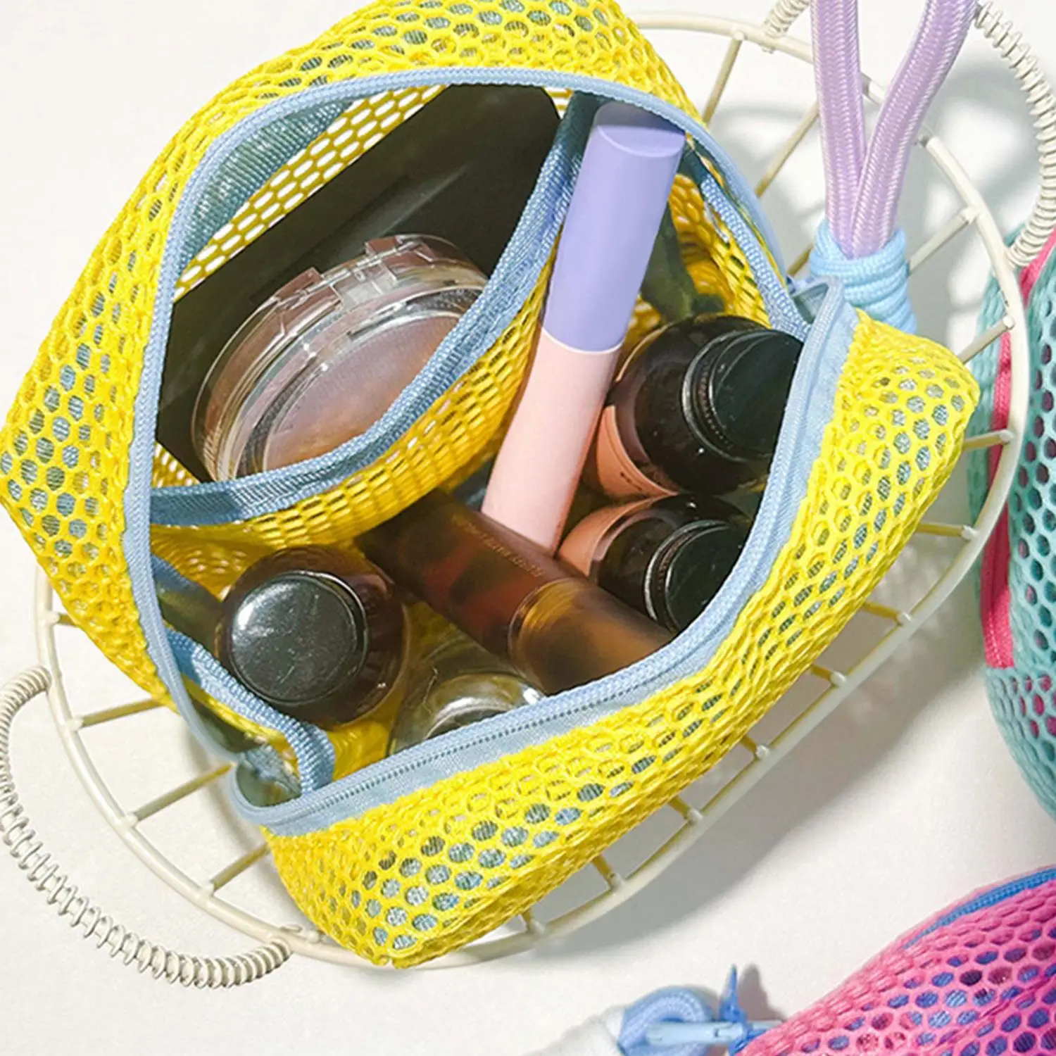 

Stylish Lightweight Mesh Cosmetic Bag, Portable Square Cosmetic Storage Bag with Zipper, Multi-purpose Sundries Storage Bag