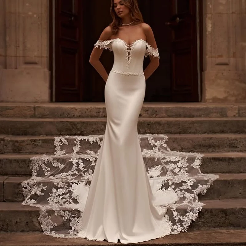 白いウェディングドレス コルセット レース オフショルダー ブライダルガウン フィッシュテール 3Dフラワー ロングテール 多層構造 ﻿ カスタマイズ