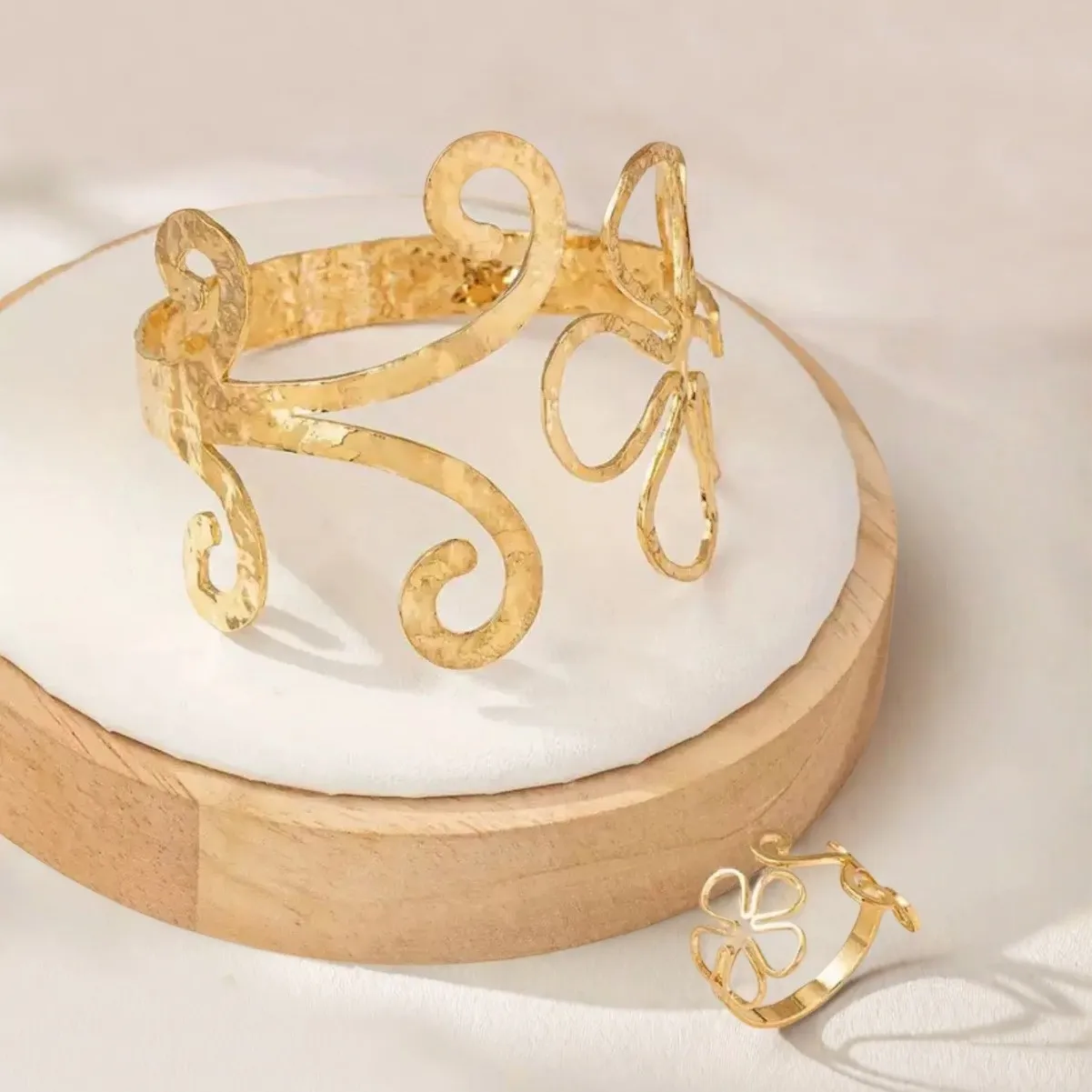 Geometric Spiral Twisted Lines Flower Bracelet & Ring Set