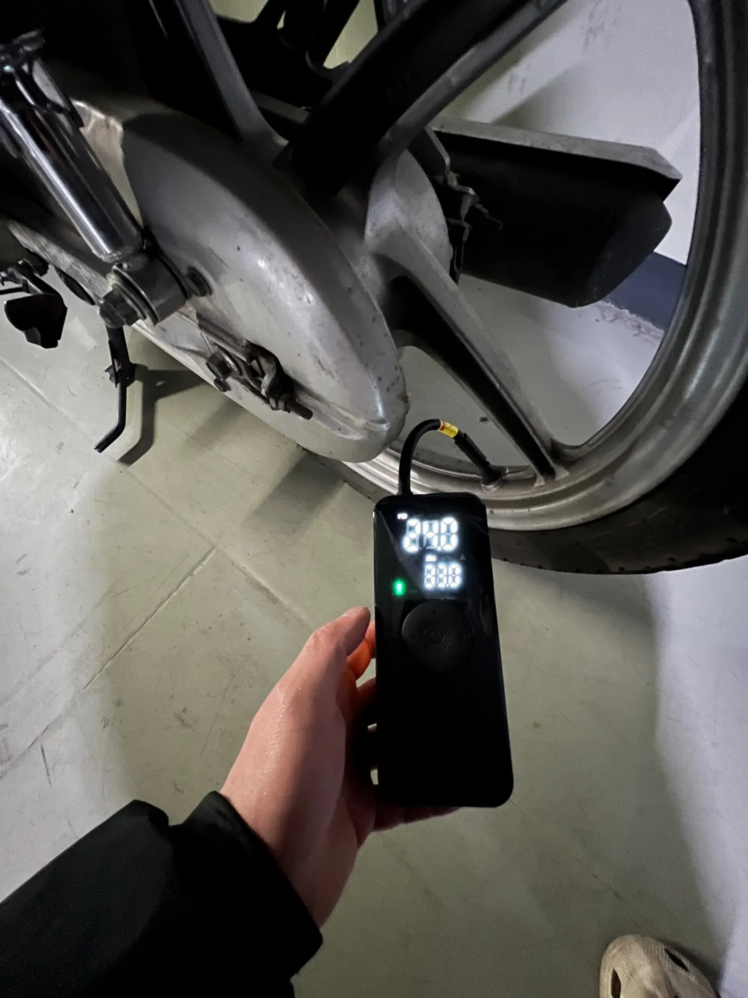 VanVolt AirGo™ Cordless Digital Tyre Inflator - Portable 150 PSI Air Pump photo review