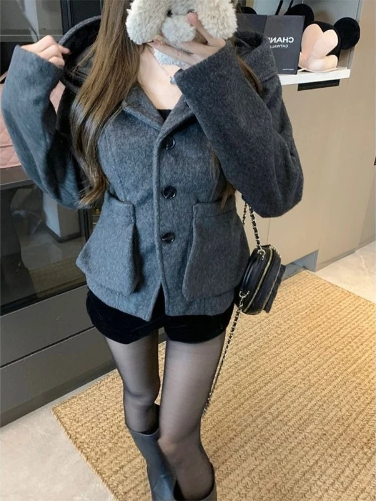 معطف كلاسيكي أنيق للسيدات موضة Y2k تصميم جيب هاراجوكو دافئ بقلنسوة ملابس خارجية على الموضة الكورية سترة أنيقة 2025 جديد #1