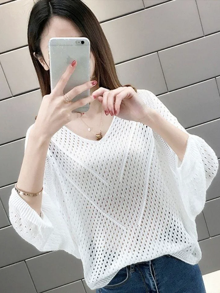

Thin V-Neck Batwing Sleeve T-Shirt Women's Loose Large Size Short Hollow out Summer Top Commute Style Knittedwear