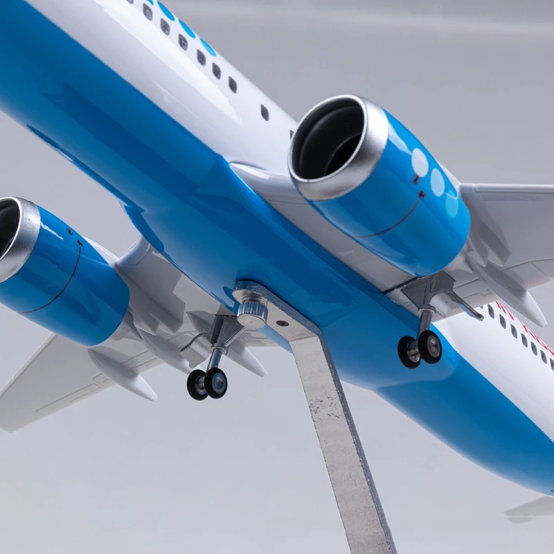 47CM Russia Pobeda Air B737 Diecast Resin Airplane Model with Landing Gear Wheel for Aviation Enthusiasts Gift or Collection