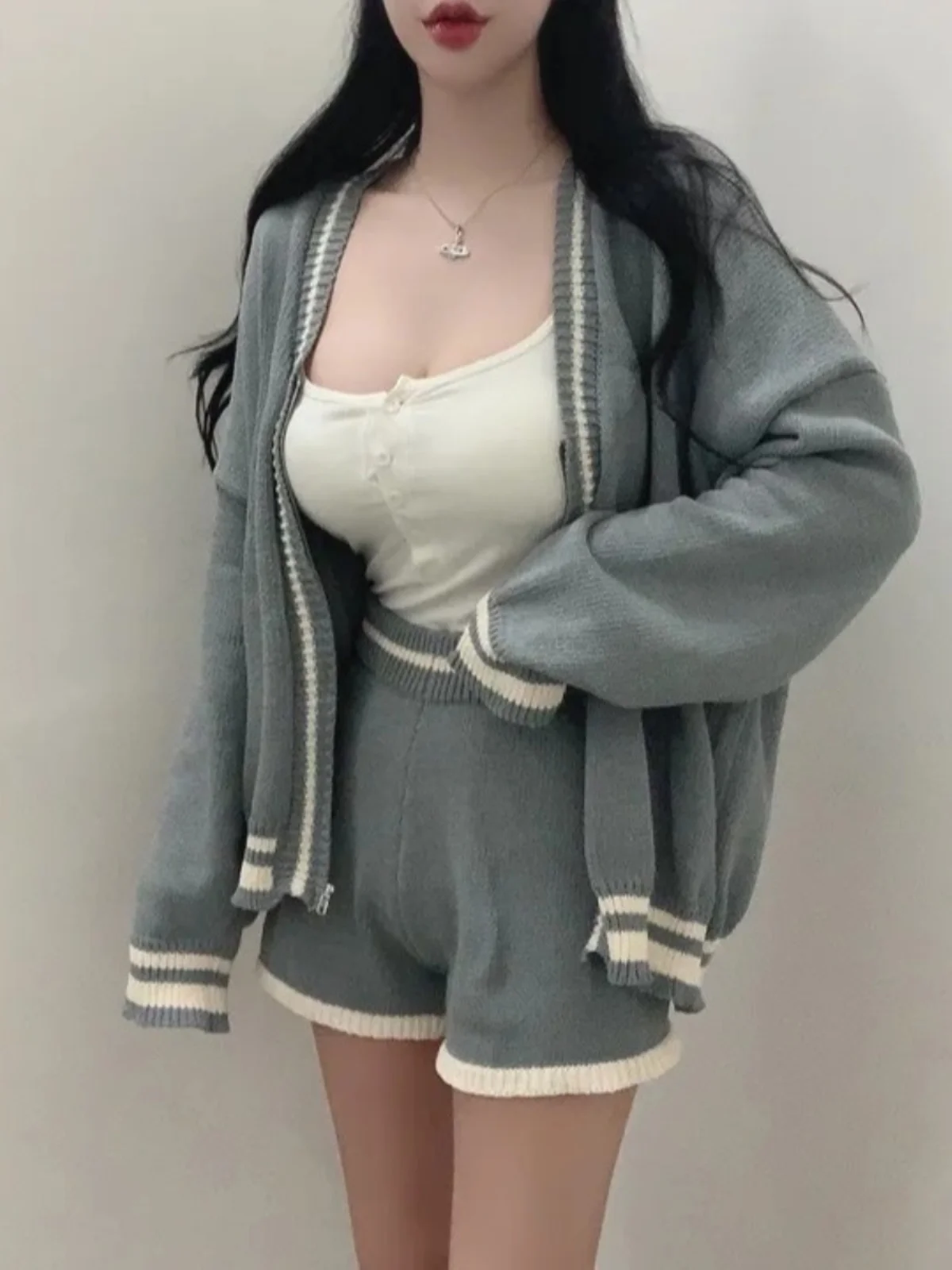Autumn New Women's Knitted Casual Thickened Sweater Coat And Short Pants Two-Piece Set Fashionable Versatile Age-Defying