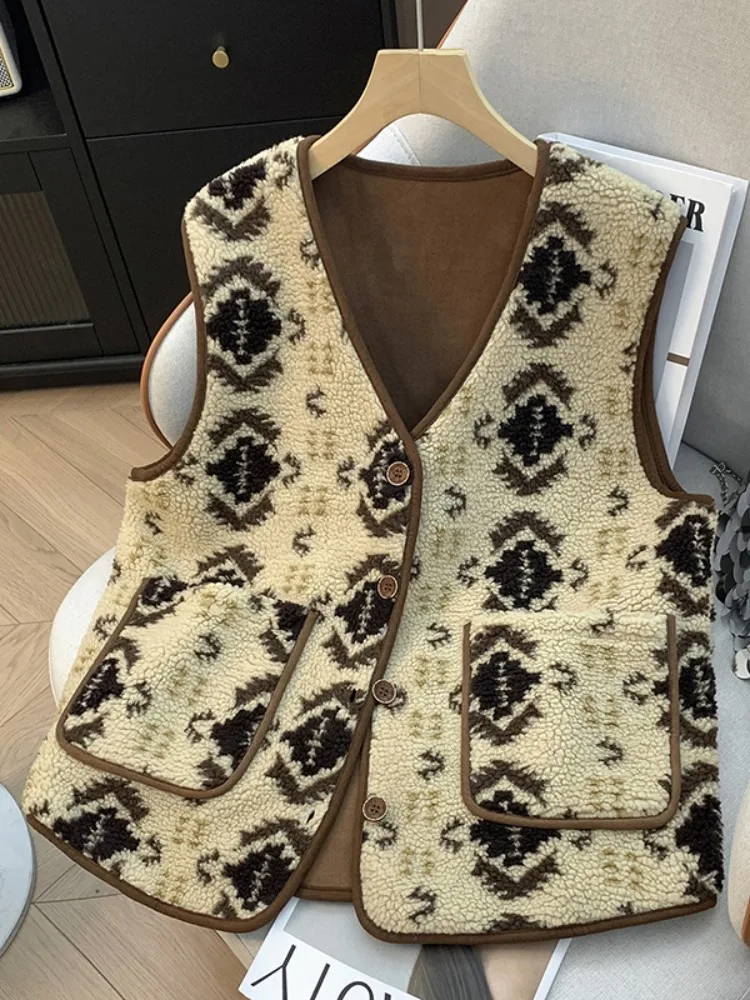 

Жилет из овчины с вышивкой в стиле ретро, женская верхняя одежда, осень-зима, уникальный дизайн, многослойный V-образный вырез, теплый топ с подплечниками