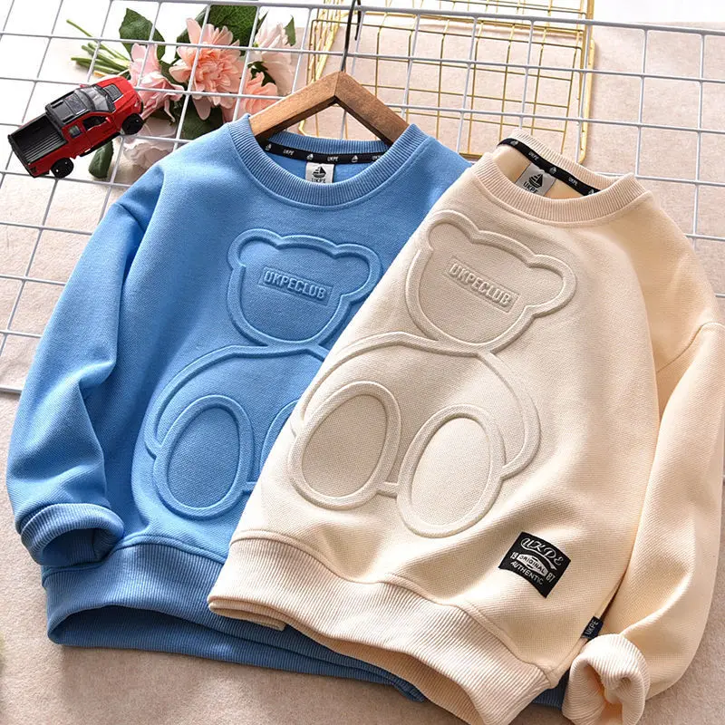 Tops Sweatshirts for Boys and Girls Baby 2024 New Autumn and Winter Fashion Embossed Bear Bottoming Shirts for Outer Wear