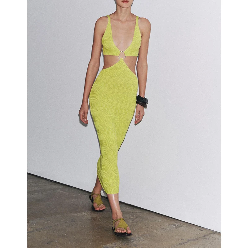 Vestido de Malha E com Decote em V Simples, Sem Mangas, com Detalhes em Anel Metálico e Recortes, Nova Chegada de Verã...