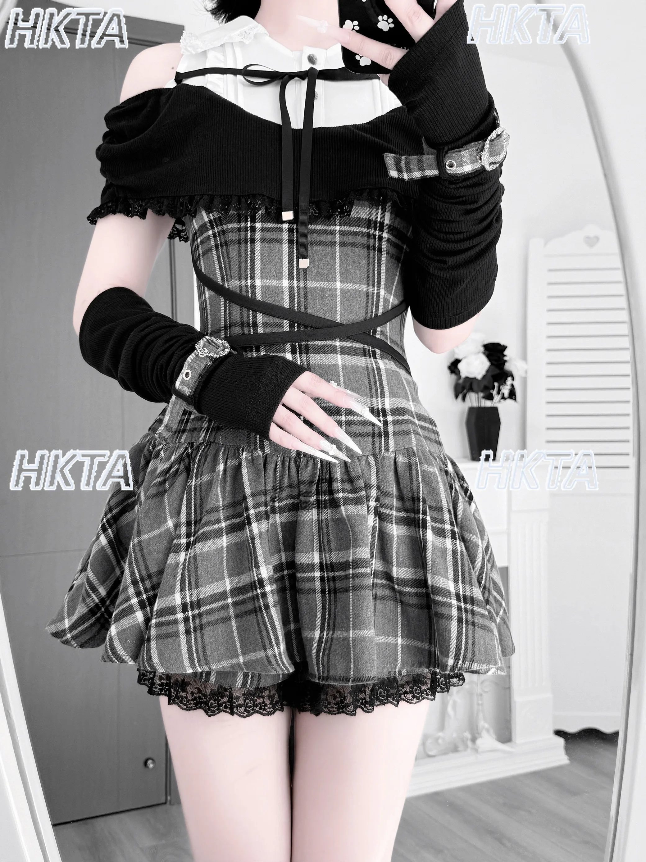 Japanese Sweet Cool Off The Shoulder Lace Plaid Hot Girl Short Sleeve Dress College Ruffle Waist Lolita Dress Shorts Suit Women