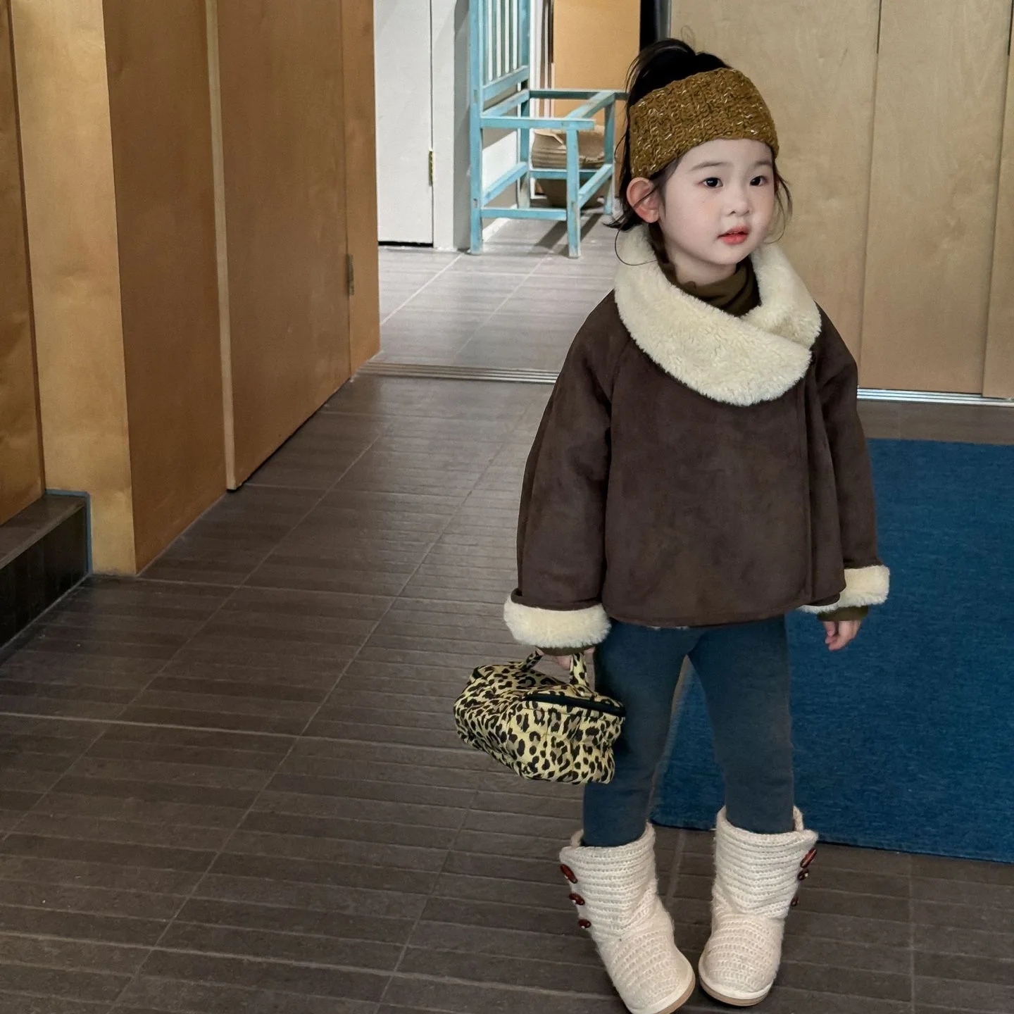 

2025 Winter New Children's Clothing Two-piece Set Girls Suede Composite Lamb Wool Jacket Large Lapel Jacket