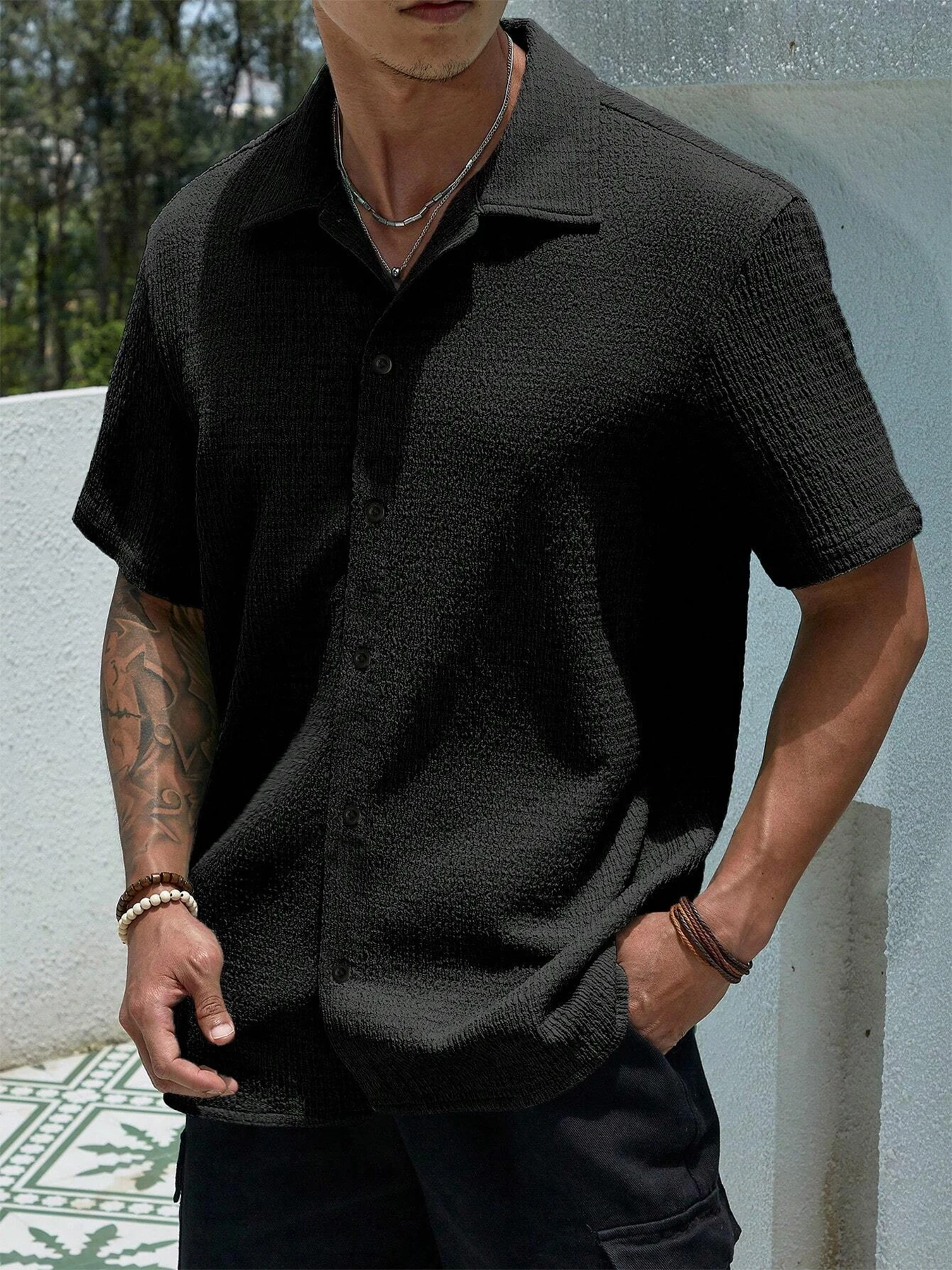 Men's Casual Shirts, Short-Sleeved Men's Shirts, Summer Clothes, Pleated Fabrics, Light and Breathable, Suitable for Queuing for