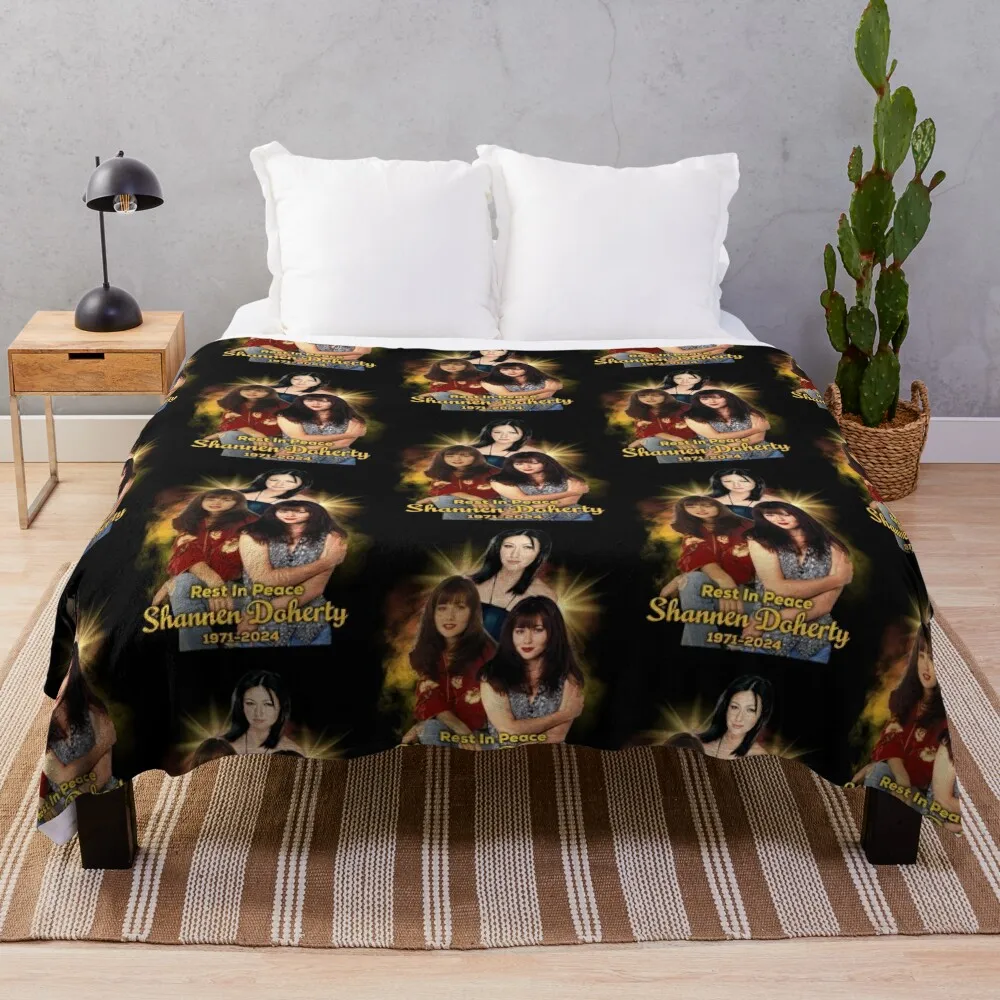 1971-2024 Shannen Doherty RIP Throw Blanket anime Plaid Blankets