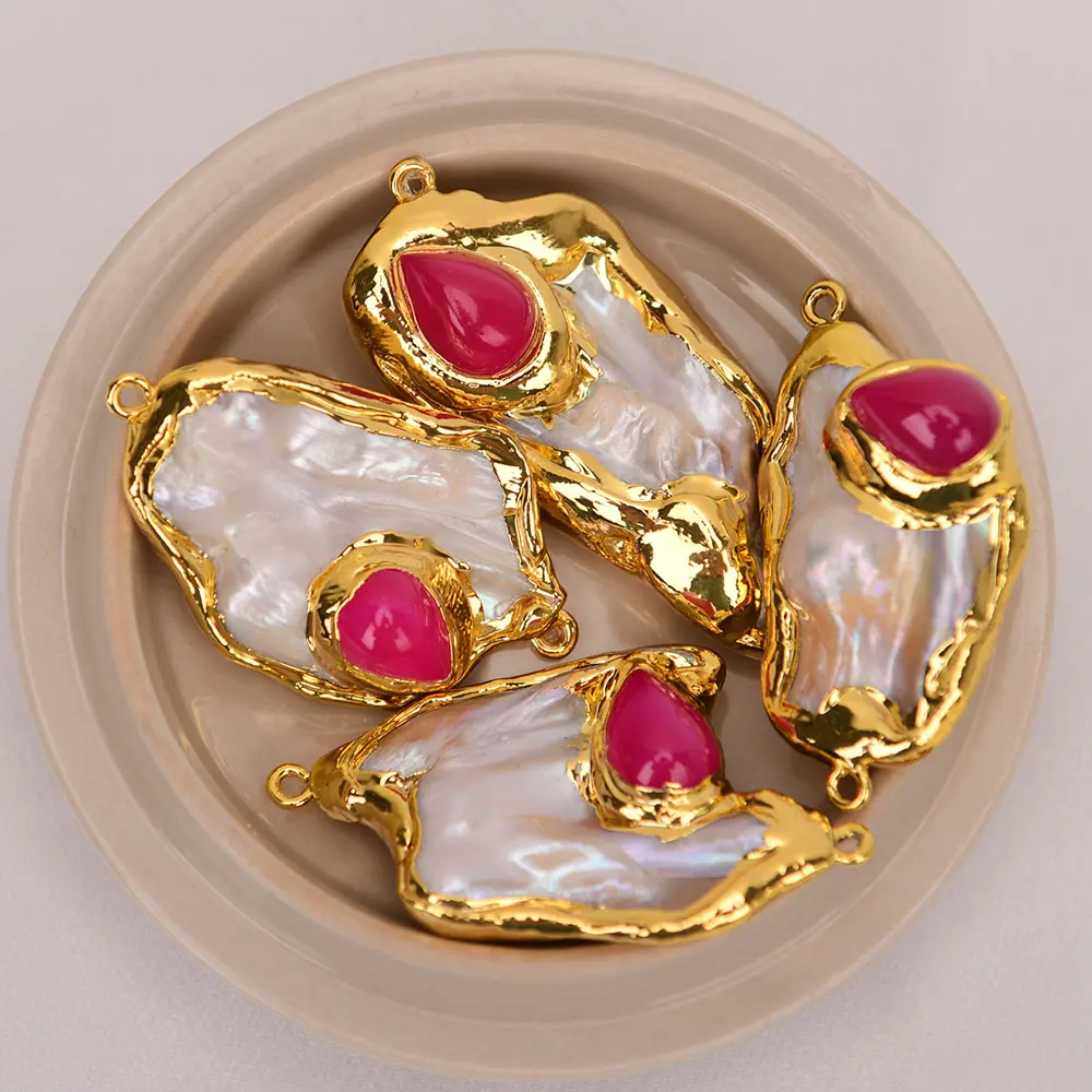 APDGG 4 Pcs Big Natural Mix Color Baroque Mabe Pearl With Red Jade Gold Edged Nugget Connector Pendant Jewelry DIY