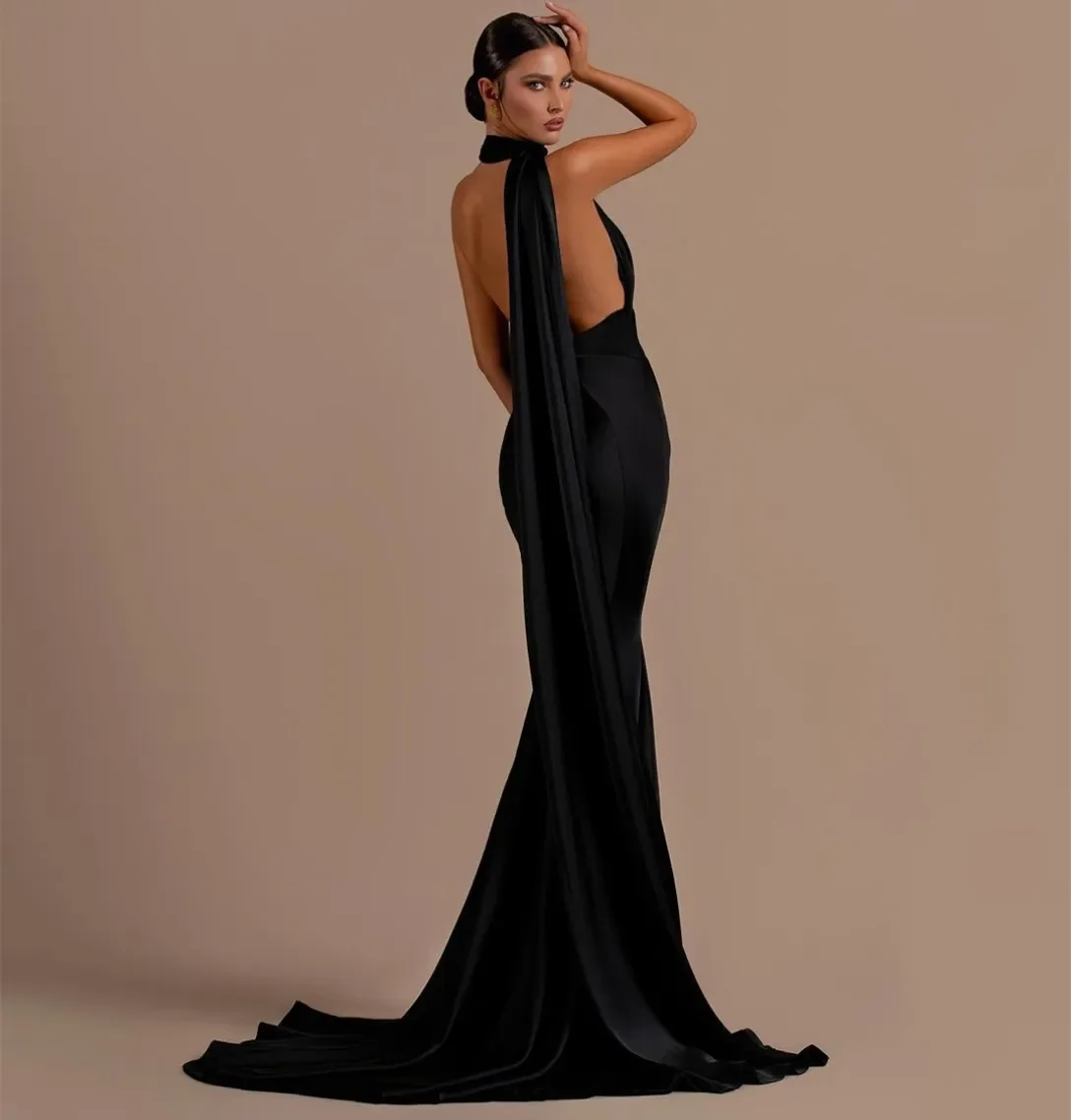 Customized Sexy Long Black Halter Neck Evening Dresses Mermaid Pleated Sweep Train Backless Prom Dresses For Special Occasions 2