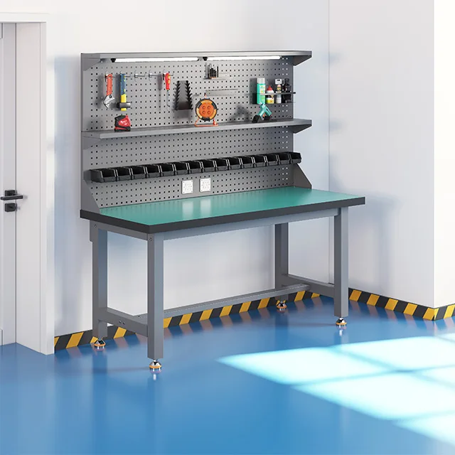 

Профессиональный рабочий стол повышенной прочности с задней стенкой для фабрик, гаражей, лабораторий и рабочих станций.