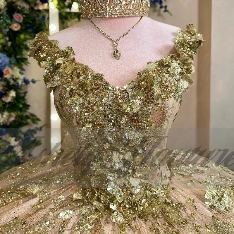 럭셔리 샴페인 골드 15 Quinceanera 드레스 볼 가운 꽃 아플리케 레이스 업 여성 파티 파티 미인 대회 결혼식 2025 맞춤형