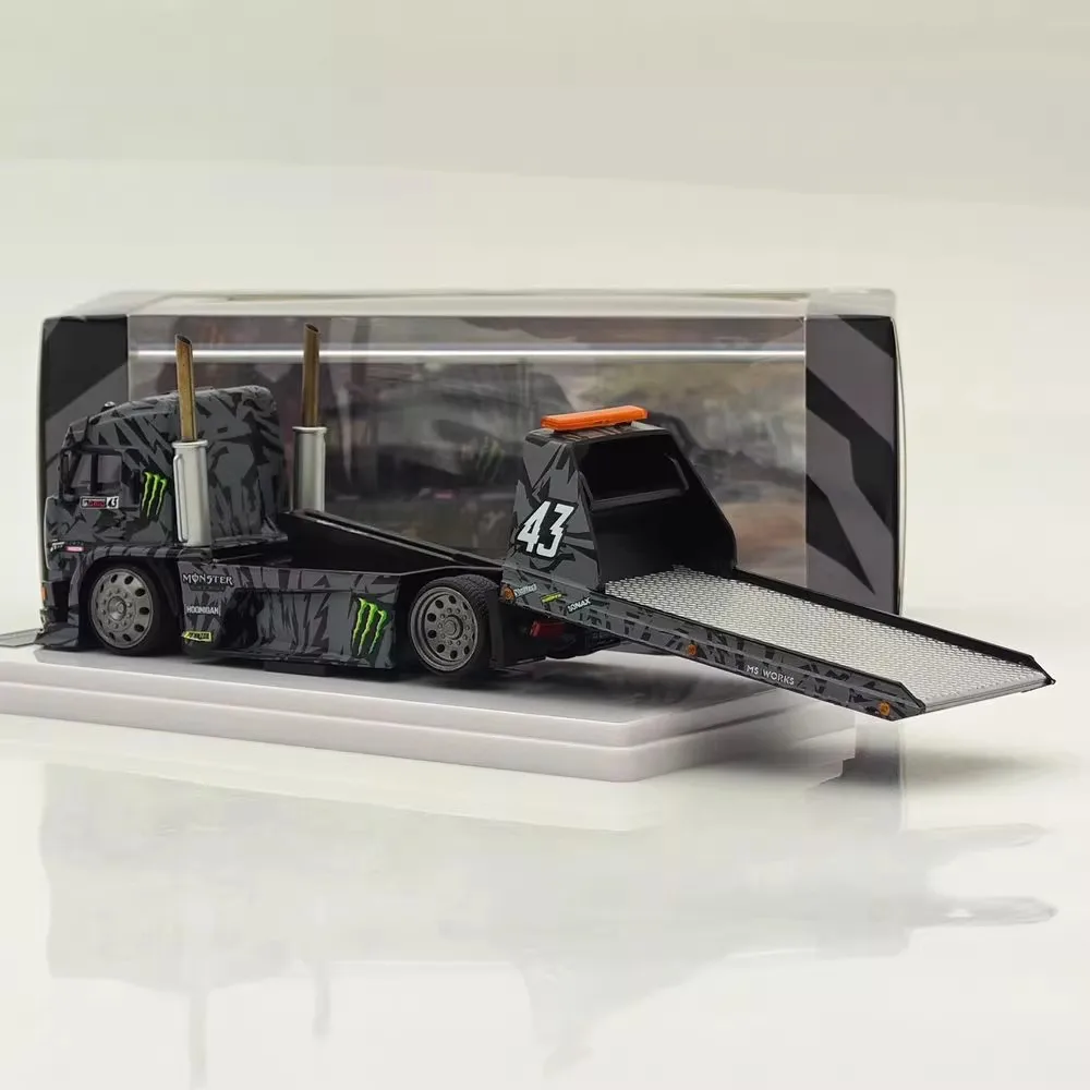 Diecast 1:64 Scale SW Ford Mustang 1965 Hoonicorn RTR V3 Kama Z Trailer Alloy Car Model view 3