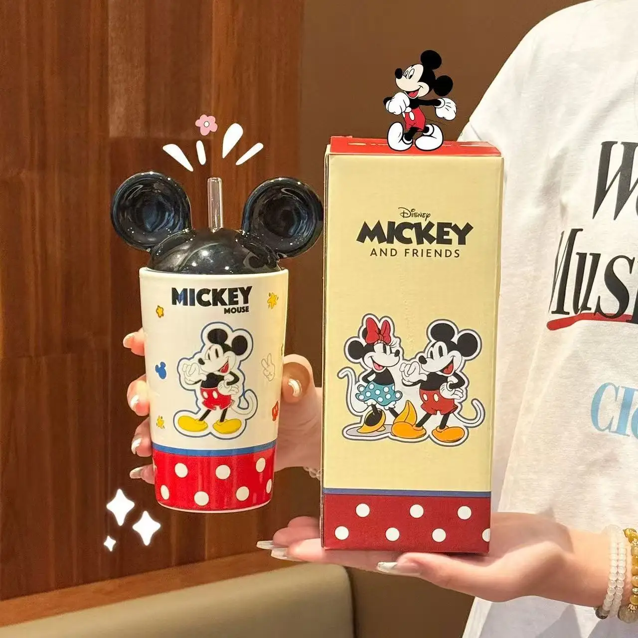 Tazza d'acqua di marca Cartoon Mickey Mouse Co Tazza in ceramica Disney carina Minnie Mouse con coperchio tazza di paglia regalo festival di coppia