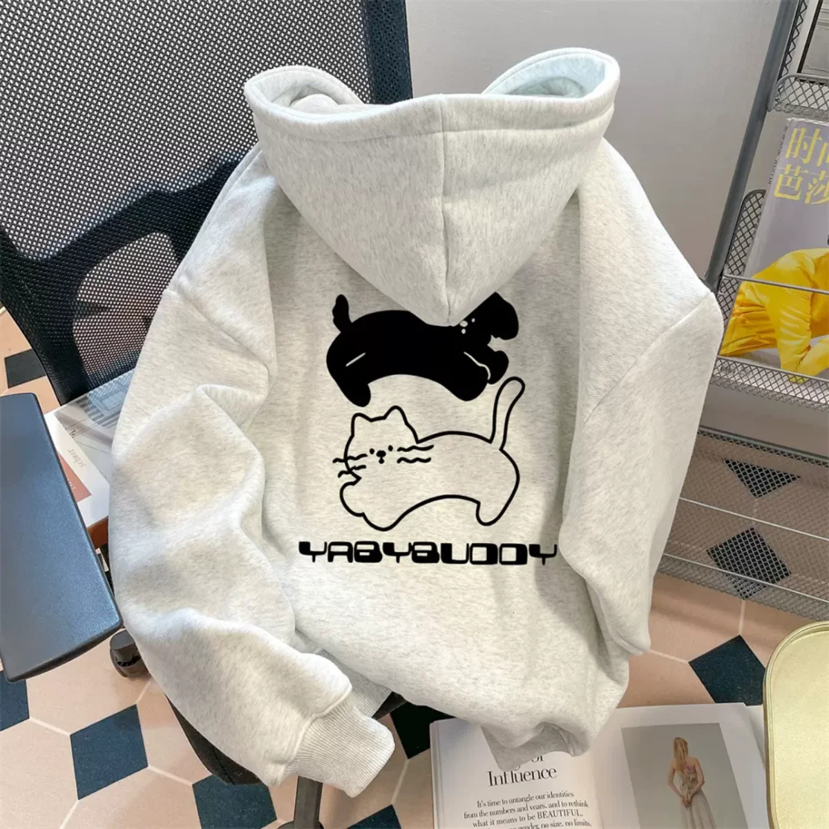 

A Loose, Versatile and Casual Student Jacket with Dog and Cat Print Hooded Sweatshirt for Autumn and Winter