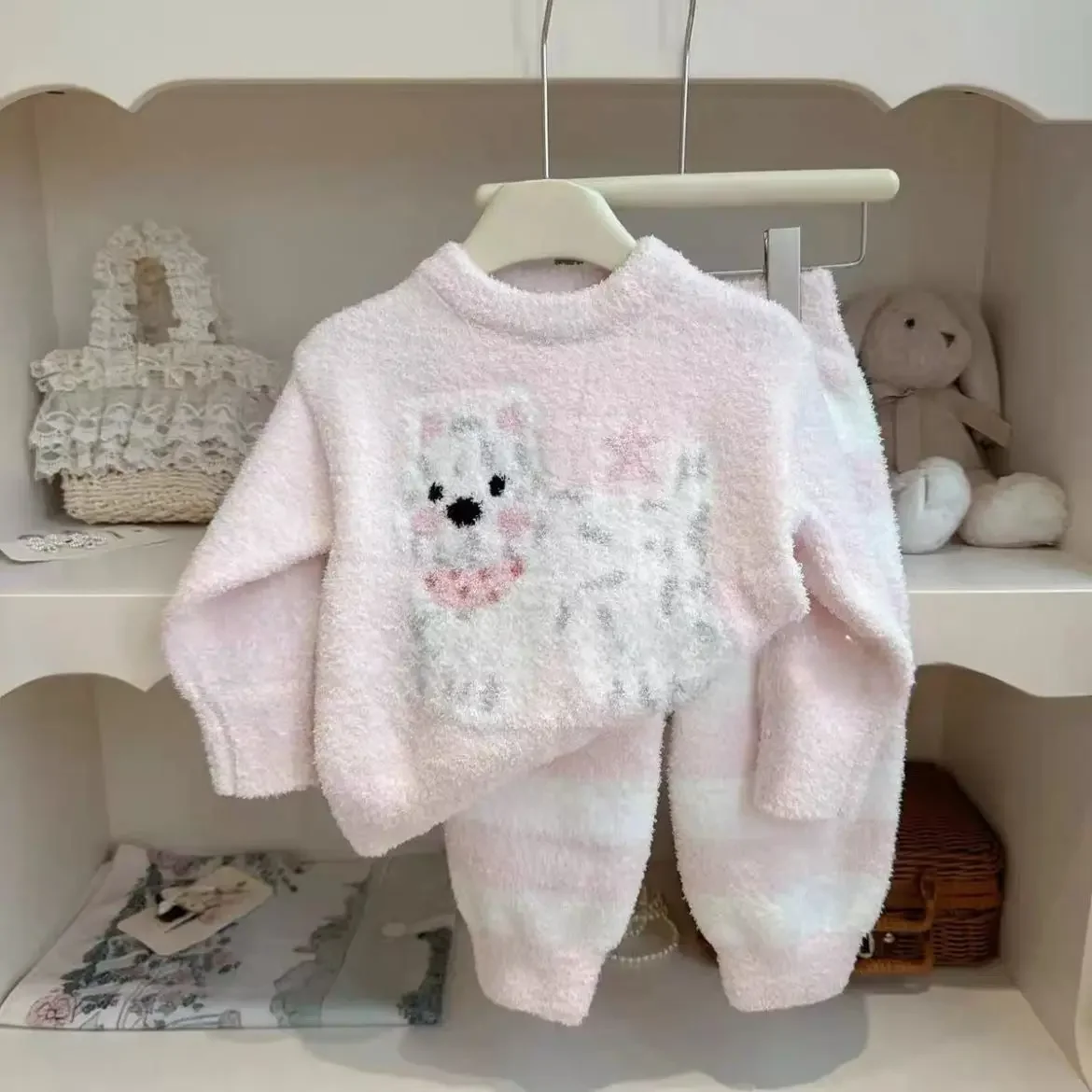 2024 Herfst en Winter Pyjama Herfst en Winter Verdikte Kinderpak Meisjes Koraal Fluwelen Jongens Tweedelige Set