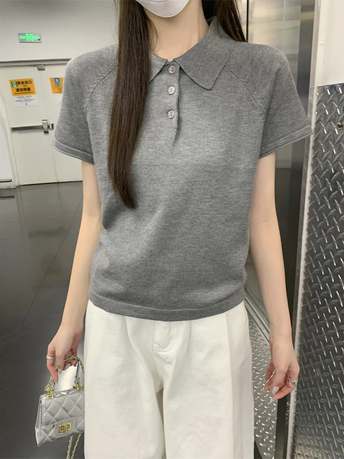 

Корейский простой универсальный топ для похудения, женский летний новый трикотаж с пуговицами и пуговицами, футболка прямого кроя