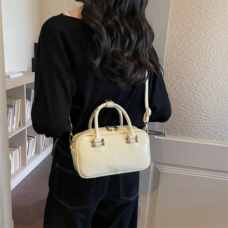 

2026 New Versatile Fashion Solid Color Handbag Shoulder Bag Simple Daily Commuter Versatile Convenient Messenger Bag
