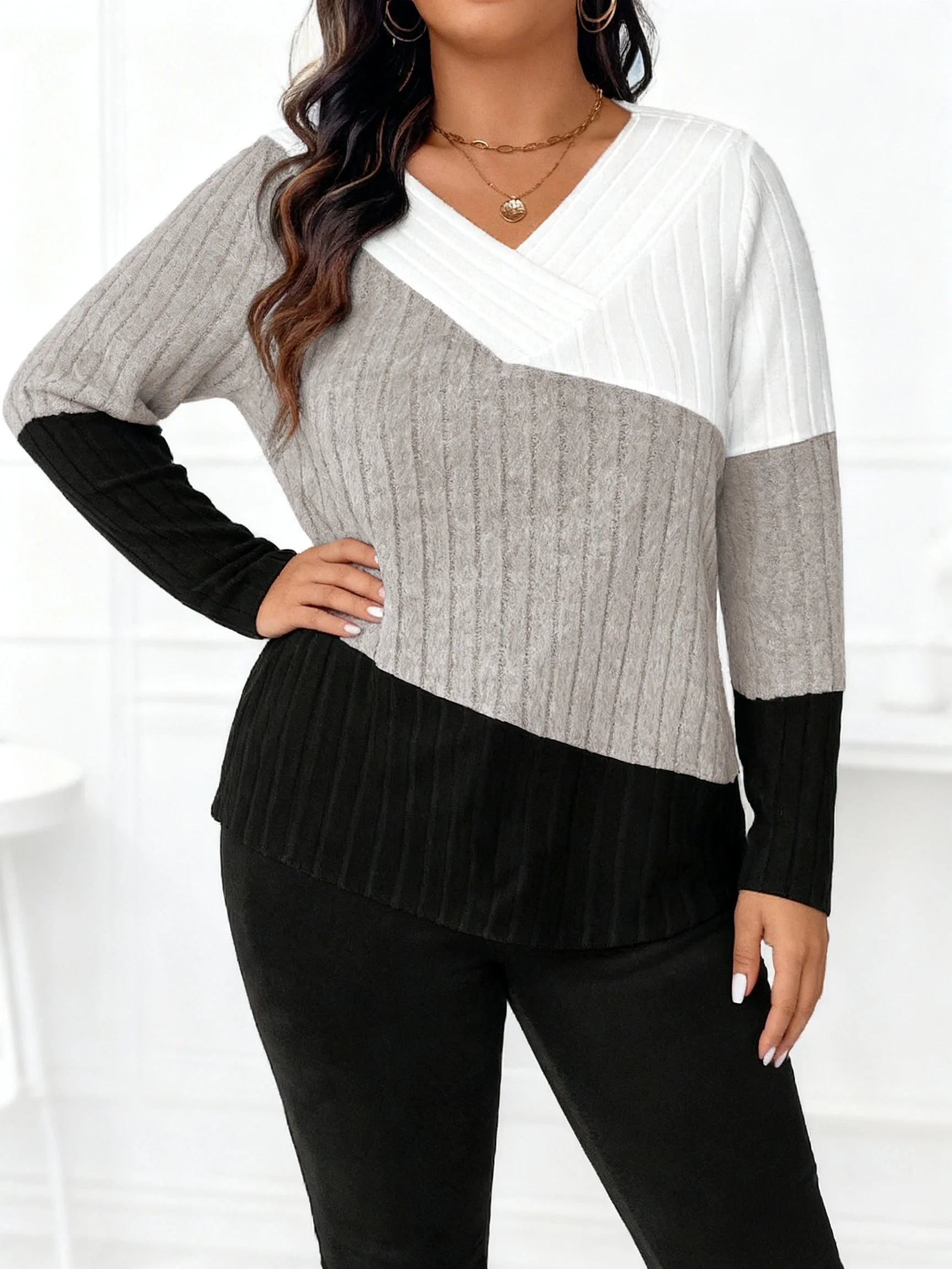 Stilvoller Plus-Size Damen-Pullover mit Farbblock-Design und V-Ausschnitt für gemütlichen Chic – Detail 10