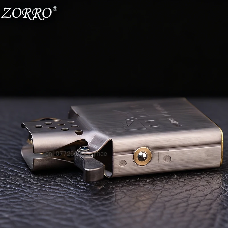 Модернизированный чистый мраморный механизм ZORRO третьего поколения с ветрозащитным механизмом и аксессуарами с внутренней подкладкой из титана.