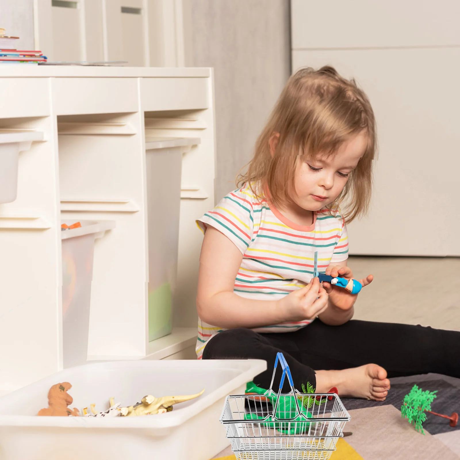 Mini-Einkaufskorb, Metall-Aufbewahrungskorb für Kinder, Rollenspiel, Lebensmittelgeschäft, Heimdekoration, Desktop-Organizer, kleine Körbe mit Griffen