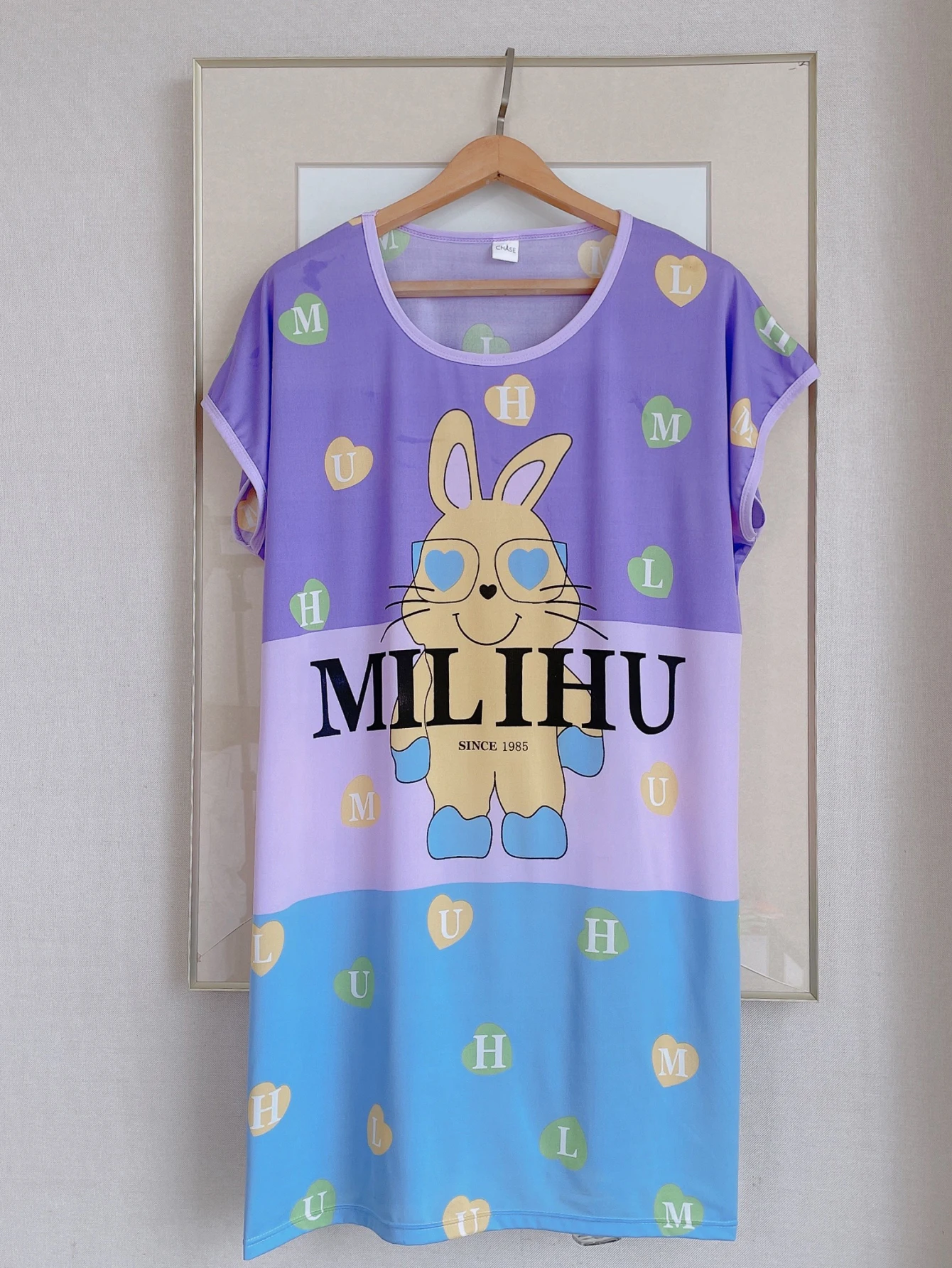 Cartoon Purple Rabit Lounge-Kleider, bequemes, süßes, kurzärmliges Kleid mit Rundhalsausschnitt, Loungewear und Kleider für Damen – Detail 4
