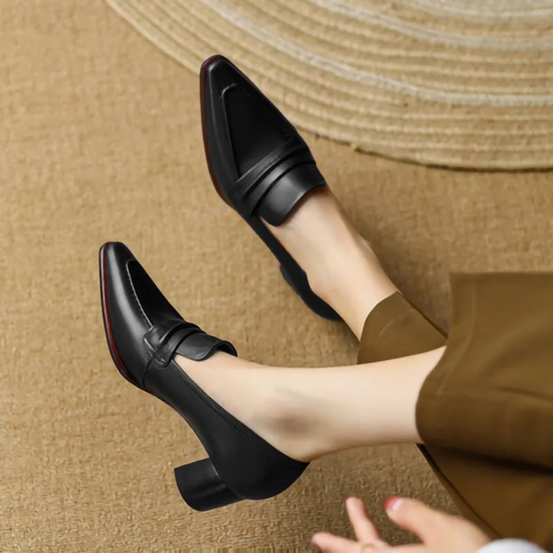 Estilo britânico sapatos de couro feminino mocassins de salto grosso moda versátil retro marrom meados de salto couro genuíno apontou toe profundo m