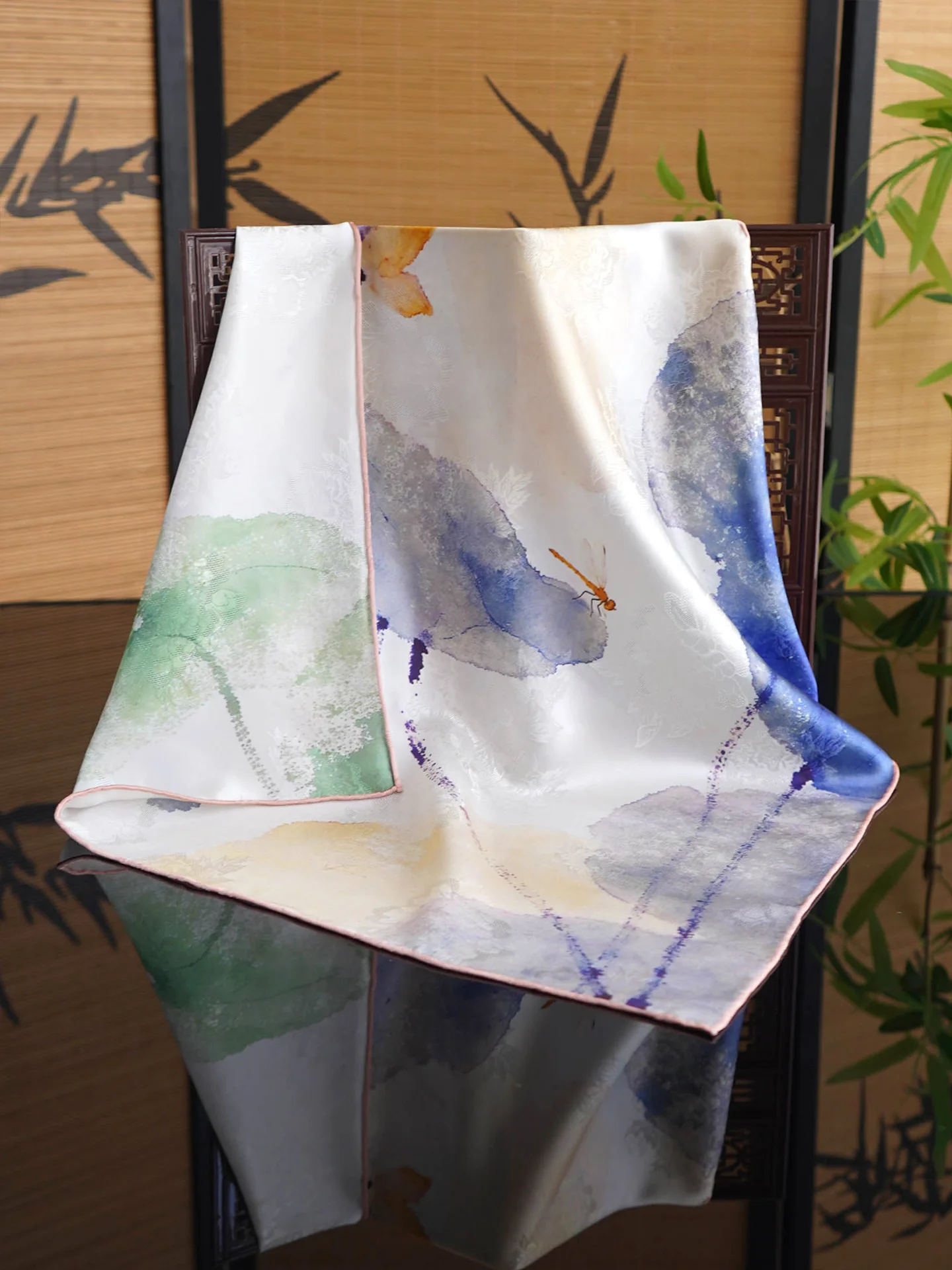 Elegant-foulard-carre-en-soie-100-soie-style-chinois-traditionnel-motif-libellule-sur-lotus-coffret-cadeau-haut-de-gamme-motif-floral