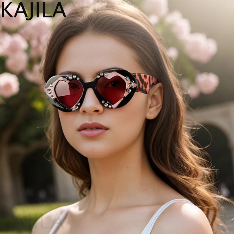 Heart-shaped Punk Sunglasses Women 2024 Luxury Brand Designer Love Sun Glasses For Ladies Street Style With Rhinestones Eyewear