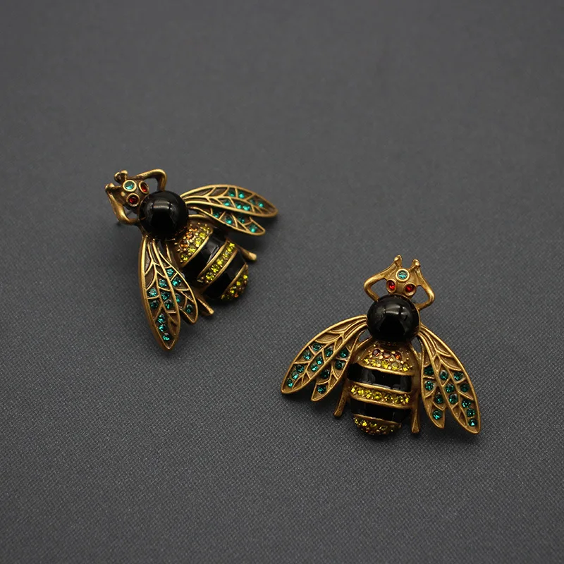Simple classic vintage bee stud earrings black enamel glass enamel insect classic ear jewelry