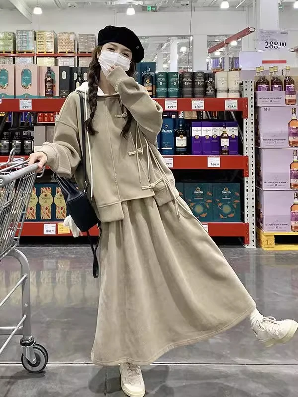 

Комплект из худи и юбки большого размера для женщин: модный осенне-зимний повседневный костюм с асимметричным подолом, удобный уличный стиль