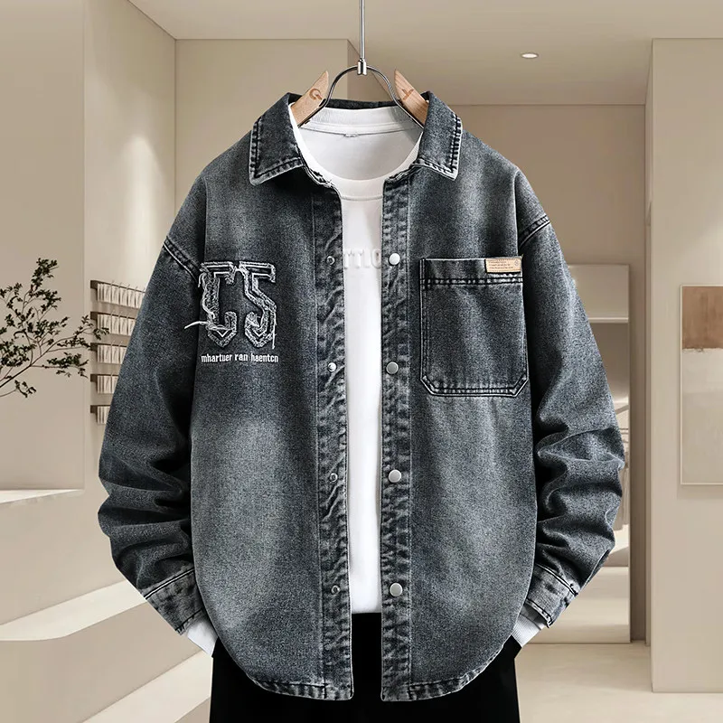 

Весенняя мужская модная повседневная куртка в американском стиле из денима с отложным воротником, универсальная верхняя одежда, молодежный тренд, смесь хлопка и полиэстера