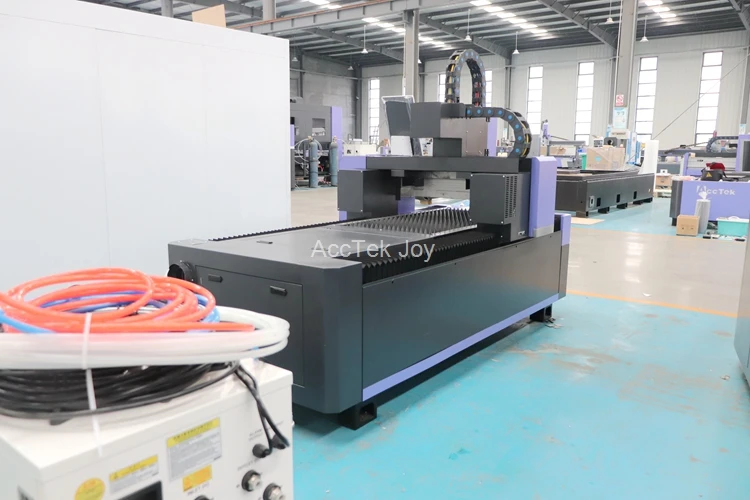 Acctek เครื่องตัดโลหะ2KW เลเซอร์ไฟเบอร์เครื่องตัดแผ่นโลหะขนาดเล็กแบบ CNC สำหรับเครื่องตัดแผ่นโลหะขนาดเล็ก