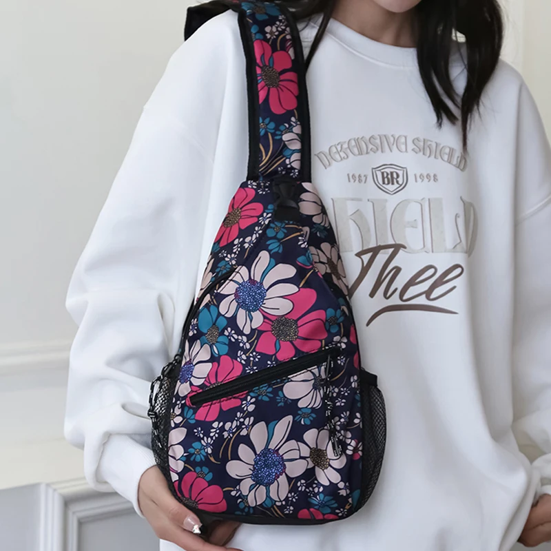 

Нейтральные мужские и женские нагрудные сумки с принтом очень подходящие для съемки фотографий и разрешения в социальных сетях.