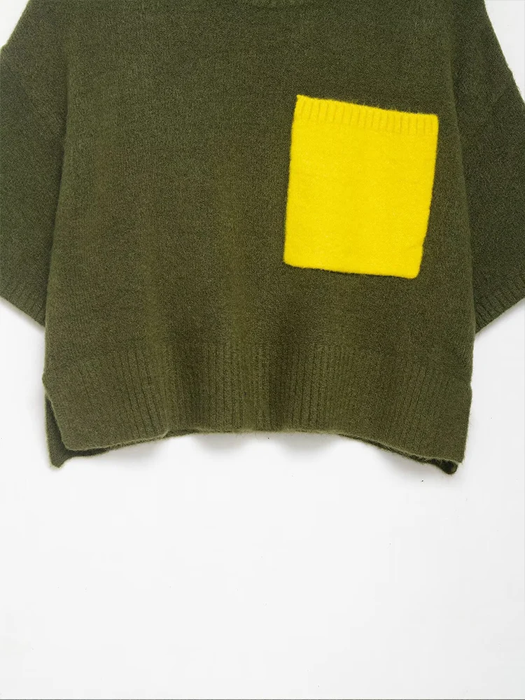 Sweter lengan pendek wanita gaya Eropa baru, serbaguna, berkesan elegan, kerah bulat, hiasan saku, kombinasi warna.