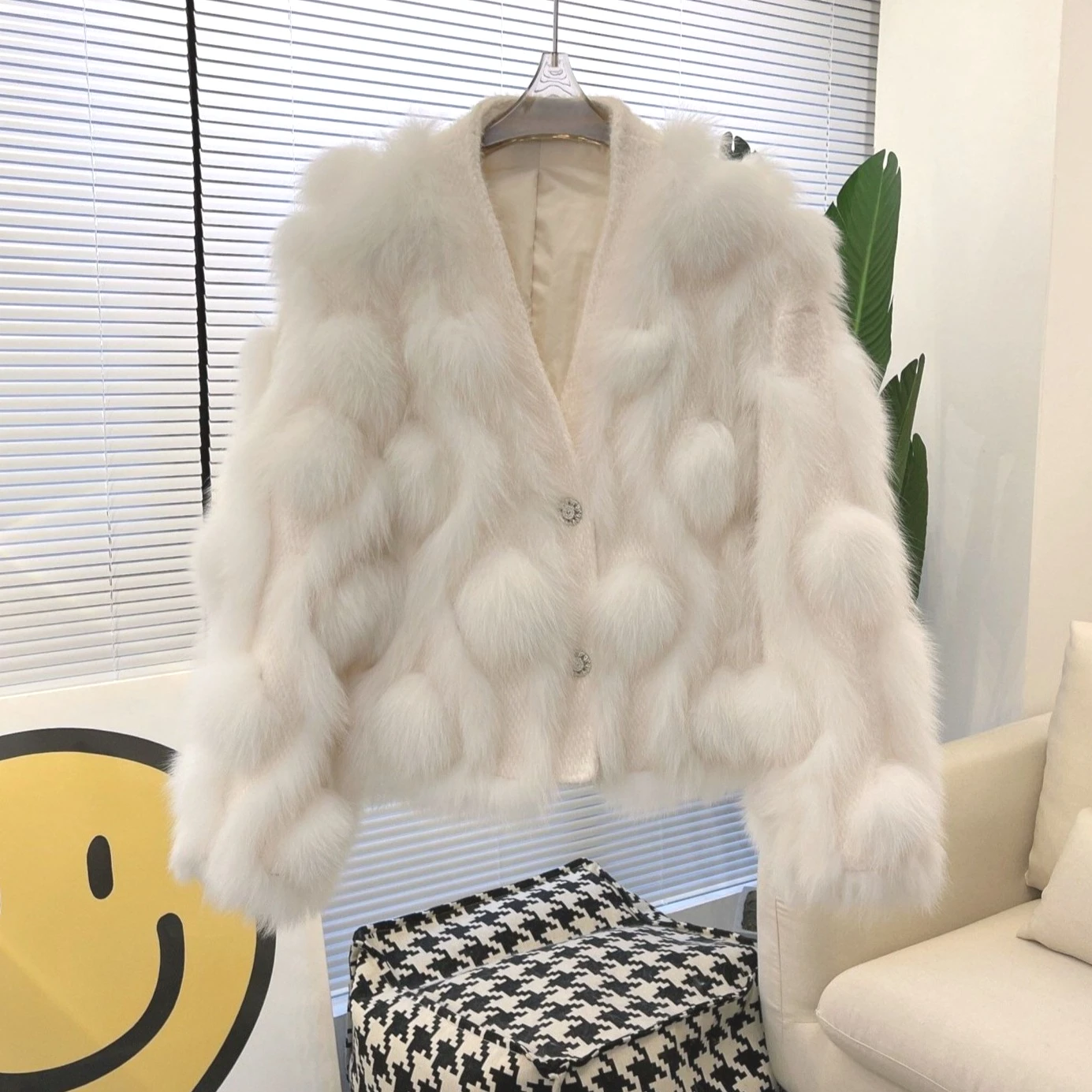 Chic Women Faux Mink Fur 3D Hairballs Coat Winter V-Neck Imitation Fox Fur Bomber Jacket Fluffy Flocking Cardigan Furry Tops