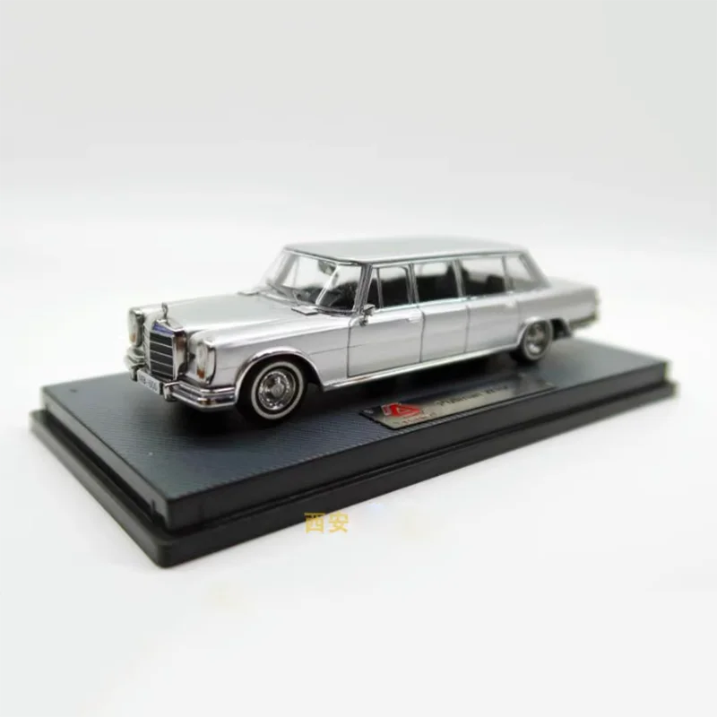 Diecast 1:64 Scale Benz W100 Extended Luxur Alloy Vehine Model FInished Simulation Collection Decoration Gift Toys Display